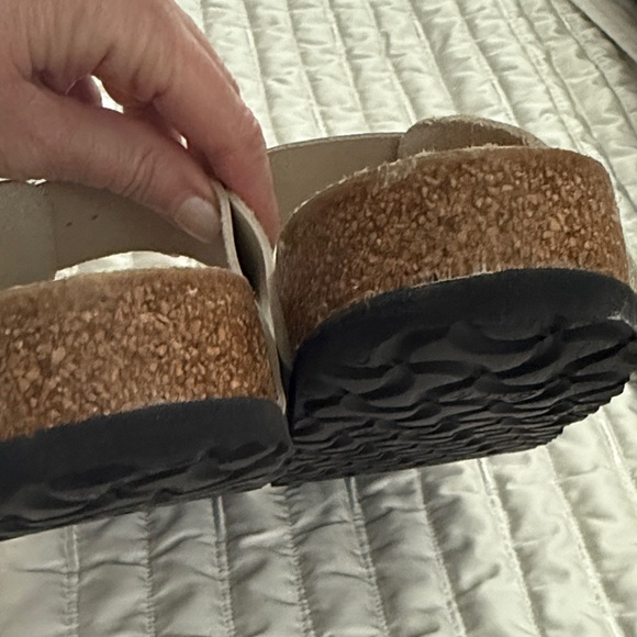 Birkenstock Women's Arizona big buckle Sandals in Ecru with Gold  size 10-10.5 - Picture 5 of 9